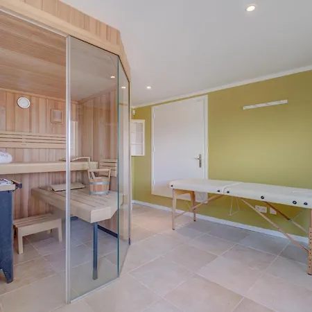 Marguerite Saint-Tropez