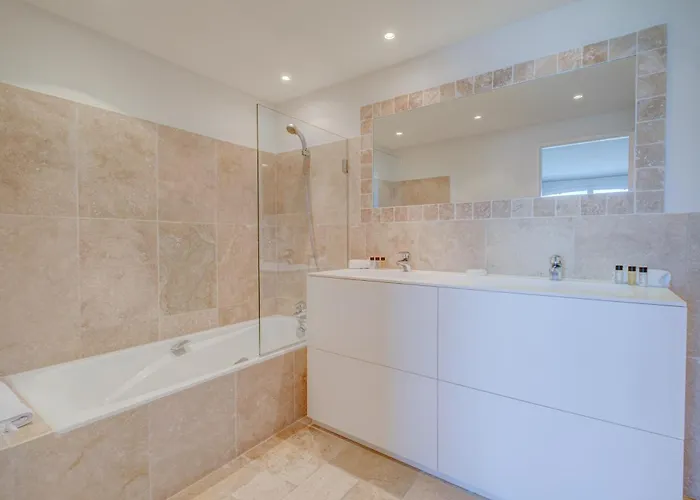 Marguerite Сен-Тропе