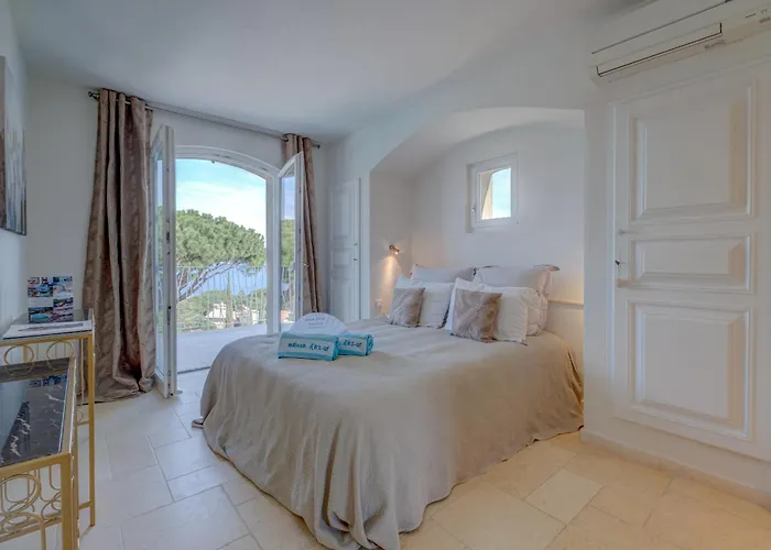 Marguerite Сен-Тропе